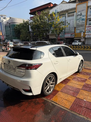 Lexus CT 200h F-sport Full option អាគុយតែមបី 2020 ឡានម្ចាស់ឃ្លាំងផ្ទាល់