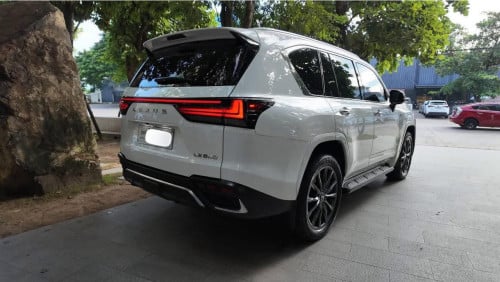 Lexus LX600 2022 F-Sport Full option