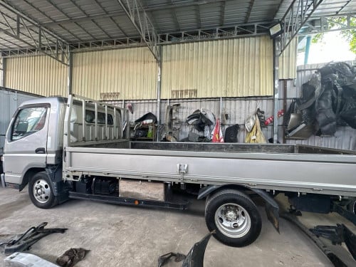MITSUBISHI Truck 3តោន ក្រដាស់ពន្ធ
