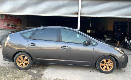 Prius ប្រផេះ 2007 Full no map ពូកស្បែក ឡានកាលី