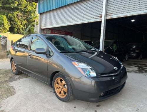 Prius ប្រផេះ 2007 Full no map ពូកស្បែក ឡានកាលី