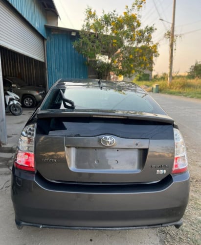 Prius ប្រផេះ 2007 Full no map ពូកស្បែក ឡានកាលី
