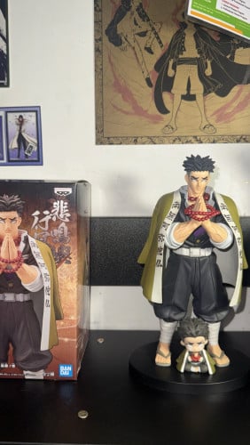 Resell figure new with box sold ❌