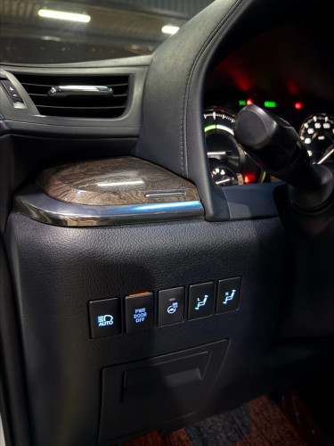 Toyota Alphard 2022 Executive Lounge V4 Hybrid Full (ខ្លាញ់គោ ធ្វេងហ្សីន)