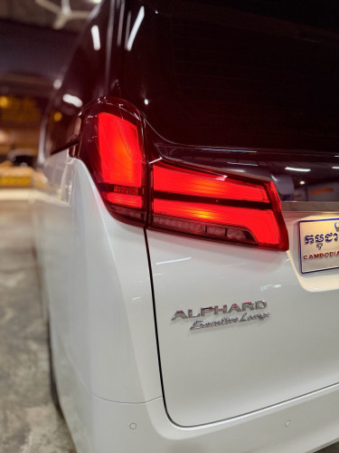 Toyota Alphard 2022 Executive Lounge V4 Hybrid Full (ខ្លាញ់គោ ធ្វេងហ្សីន)