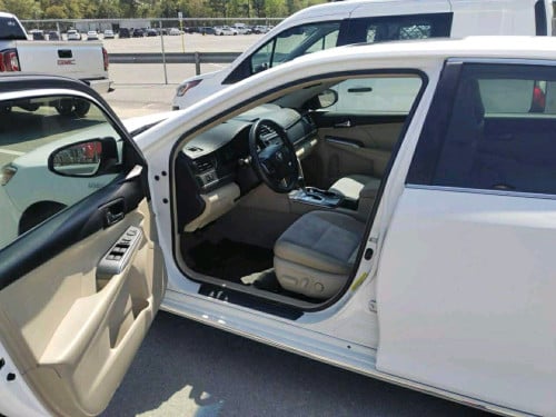 Toyota Camry Hybrid XLE 2013 Full Option