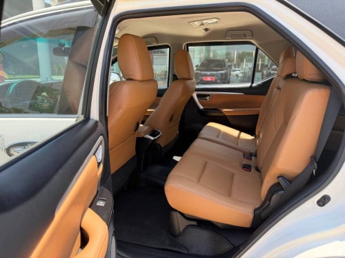 TOYOTA FORTUNER 2017