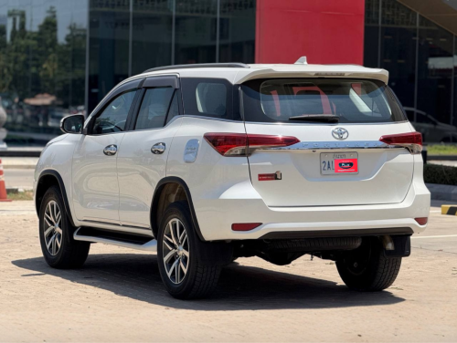 TOYOTA FORTUNER 2017