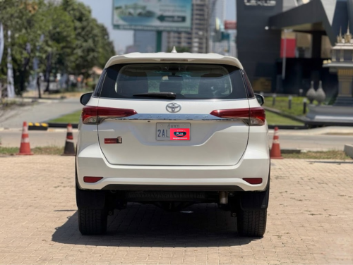 TOYOTA FORTUNER 2017
