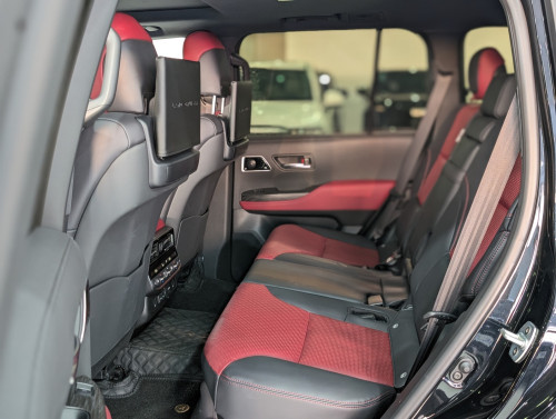 Toyota Land Cruiser GR Sport 2025