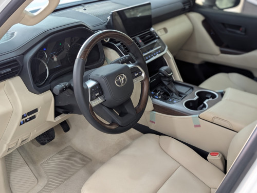 Toyota Land Cruiser GR sport 2025 ប្រើបាន9000km គីឡូតិចខ្លាំង