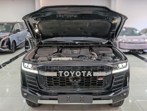 Toyota Land Cruiser GR sport 2025 ប្រើបាន9000km គីឡូតិចខ្លាំង