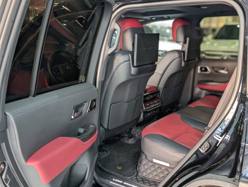 Toyota Land Cruiser GR sport 2025 ប្រើបាន9000km គីឡូតិចខ្លាំង