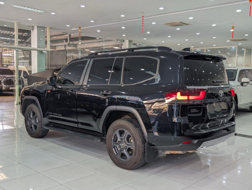 Toyota Land Cruiser GR sport 2025 ប្រើបាន9000km គីឡូតិចខ្លាំង