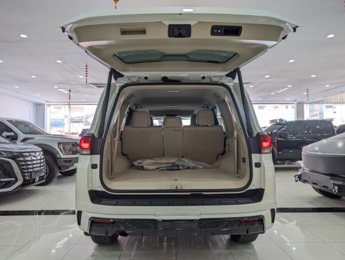 Toyota Land Cruiser GXR 2024