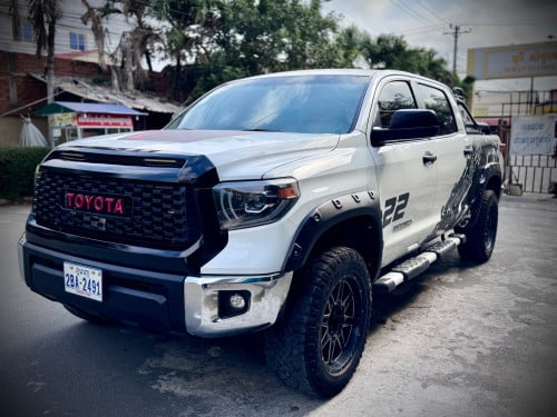 Toyota tundra 2007 UP to 2021 ប៉ុង 2 កាប់ពីតាស់