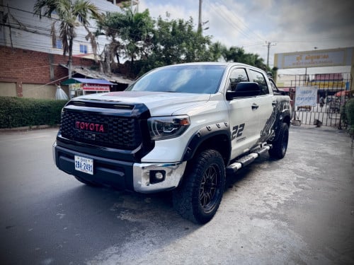 Toyota tundra 2007 UP to 2021 ប៉ុង 2 កាប់ពីតាស់