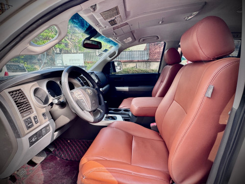 Toyota tundra 2007 UP to 2021 ប៉ុង 2 កាប់ពីតាស់