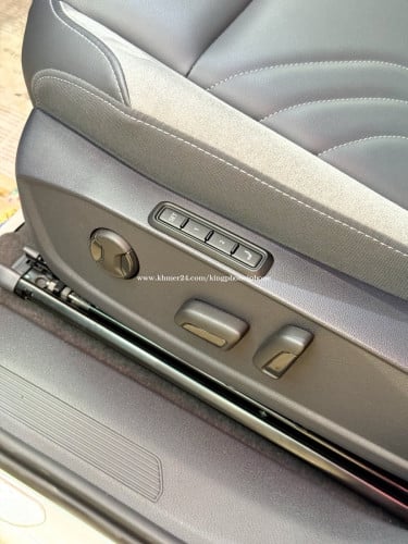 Volkswagen ID6 2024 7 កៅអី Full Option
