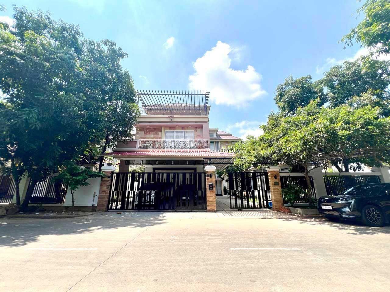 Corner King Villa For Rent in Borey Peng Huoth Boeung Snor
