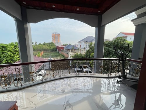 វីឡាសំរាប់ជួលនៅសែនសុខ