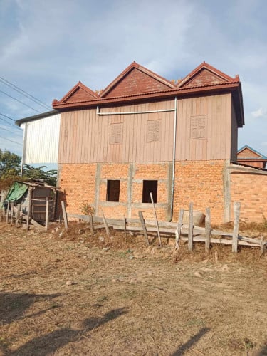 ដី និងផ្ទះលក់