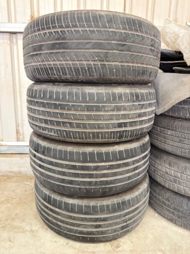 សំបក​លក់​ 235/50/18