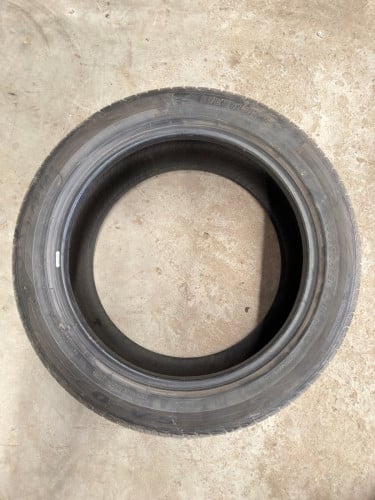 សំបក​លក់​ 235/50/18