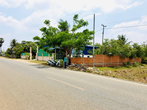 ដីលក់បន្ទាន់លើផ្លូវរដ្ឋ40ម៉ែត