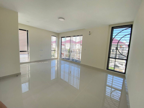 + វីឡាភ្លោះTA លក់បន្ទាន់ / Twin Villa A for sale urgent