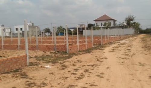 🏡ដីលក់ករោមទីផ្សារក្រុងសៀមរាប !!