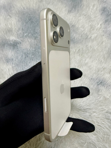 📱iPhone 17 Pro Max ថ្មី Color White 🤍 256G ឡុកអុីសុីម ប្រើបានសុីម2 សេវាដើរស្មូតល្អគ្រប់