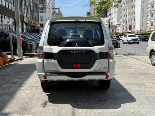 2025年上牌三菱帕杰罗，3.0V6