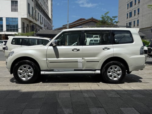 2025年上牌三菱帕杰罗，3.0V6