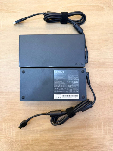 Adapter Lenovo 20V 15A 300W USB Plug