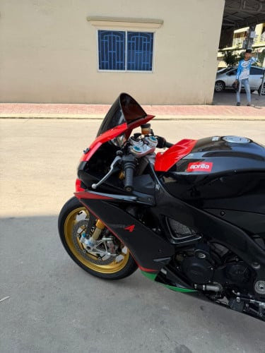 Aprilia RSV4 Factory ខួប 51ឆ្នាំ 2013 ពន្ធពេញ