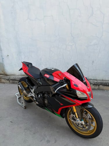 Aprilia RSV4 Factory ខួប 51ឆ្នាំ 2013 ពន្ធពេញ