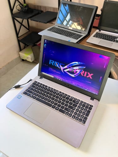 ASUS X540PR / i7-8550U(8CPUs) /RAM 8GB / SSD256G / VGA 2GB AMD HD8500M / DISPLAY 1080