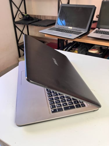 ASUS X540PR / i7-8550U(8CPUs) /RAM 8GB / SSD256G / VGA 2GB AMD HD8500M / DISPLAY 1080