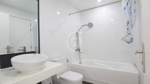 BKK1- Studio room for rent