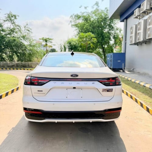 Ford Trurus Titanium 26 (Hybrid)