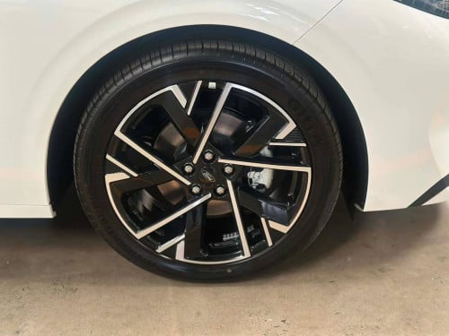 Ford Trurus Titanium 26 (Hybrid)