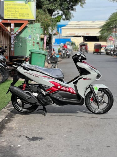 Honda AirBlade 125cc 2025