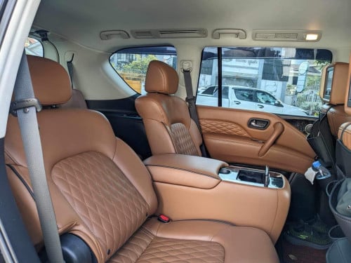 Infinity QX80 VIP Seat 2019ឡានជិះផ្ទាល់លក់