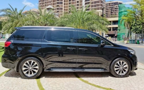 KIA CARNIVAL 11 Seats ឆ្នាំ2017 ម្ចាស់ដំបូង
