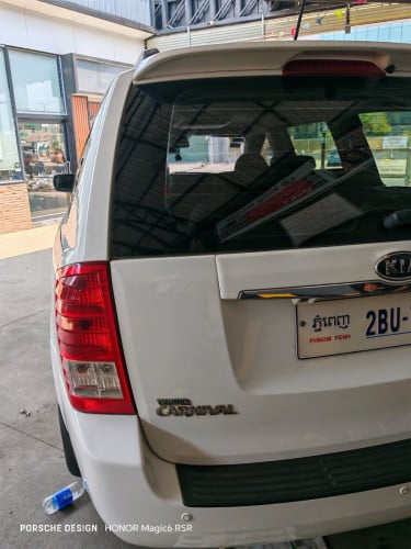 លក់ចេញហើយ 🥰🥰🥰Kia Carnival 2011