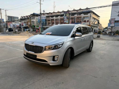 Kia Carnival Prestige 2015