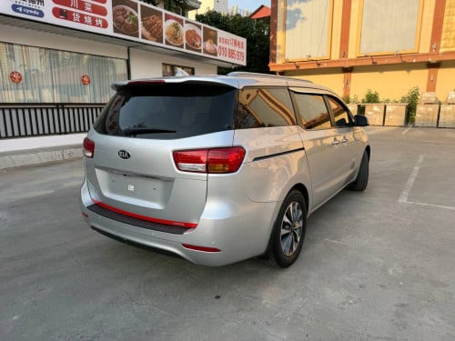 Kia Carnival Prestige 2015