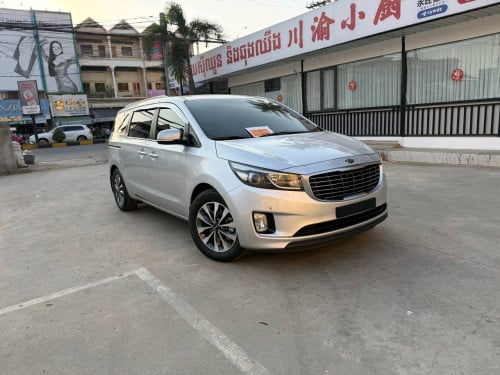 Kia Carnival Prestige 2015