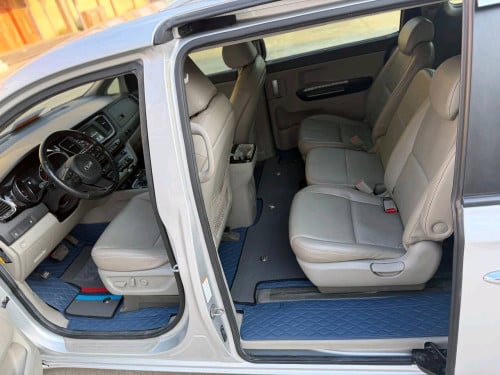 Kia Carnival Prestige 2015